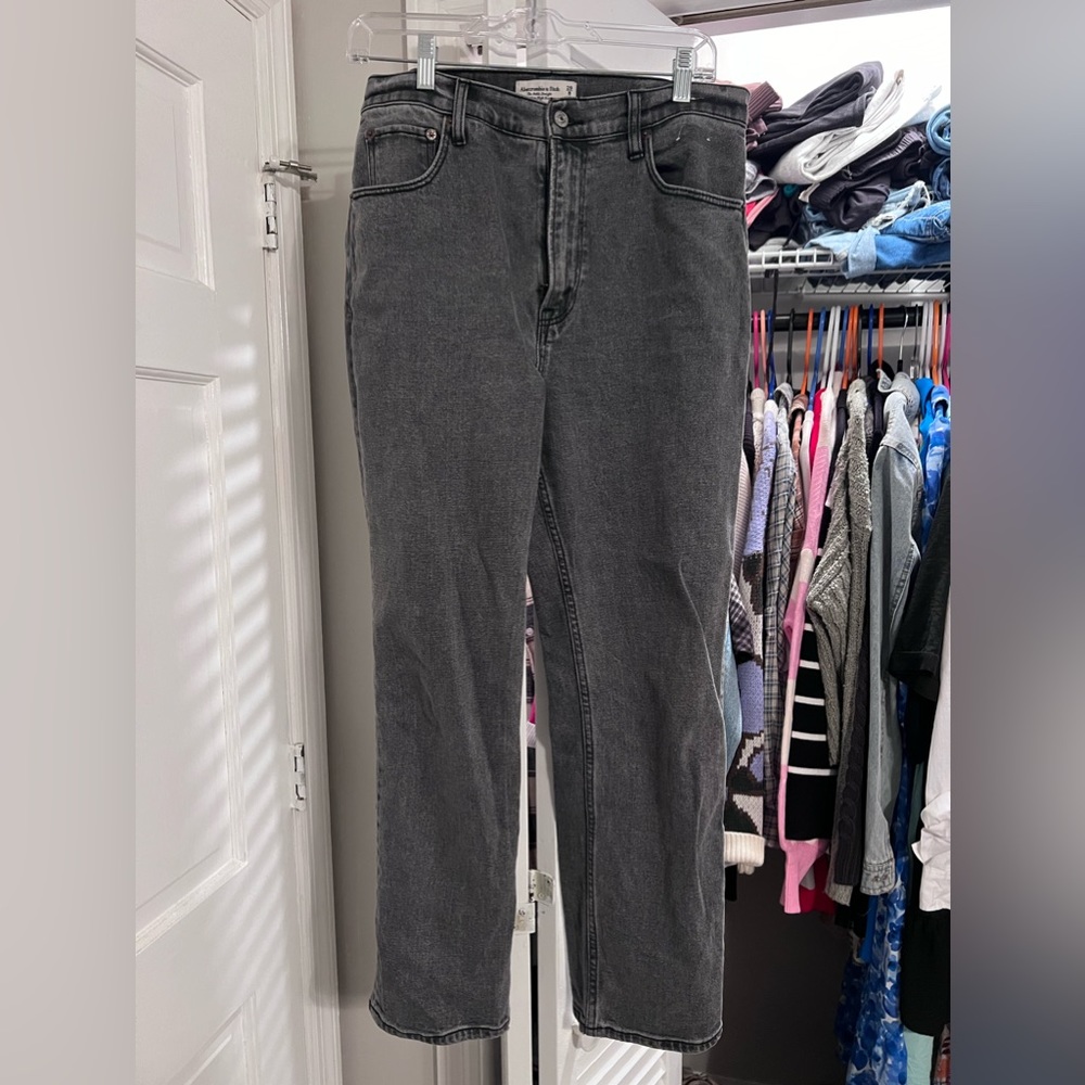 Abercrombie & Fitch Jeans - Ankle Straight Ultra High Rise Jeans - Size 29/8